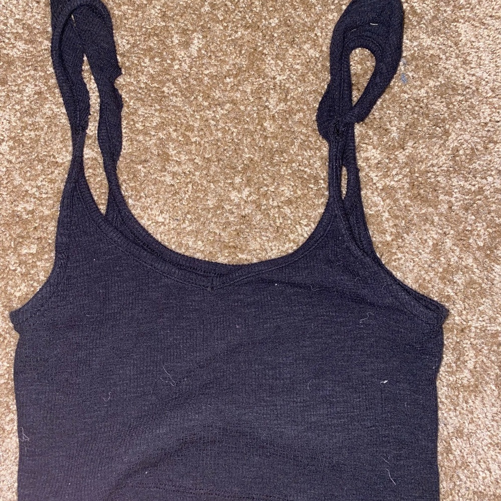 urban outfitters ruffly crop top